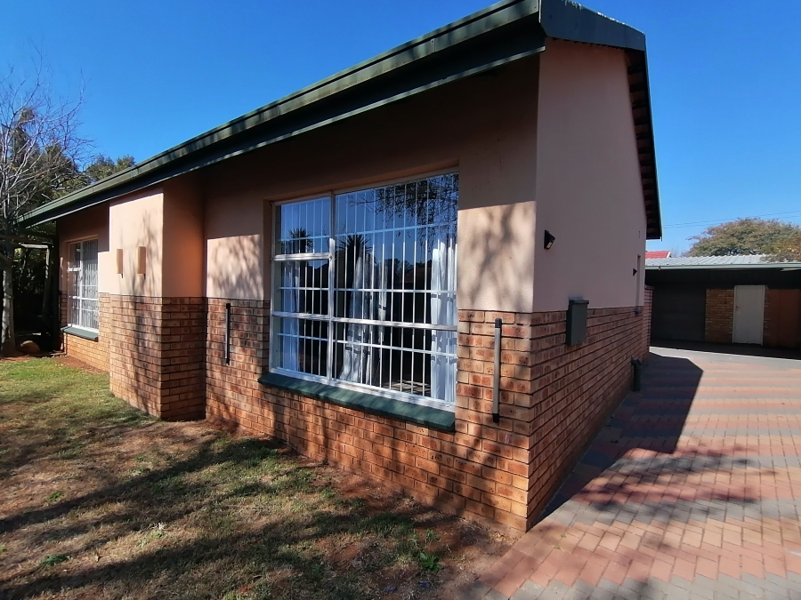 3 Bedroom Property for Sale in Orkney Park North West